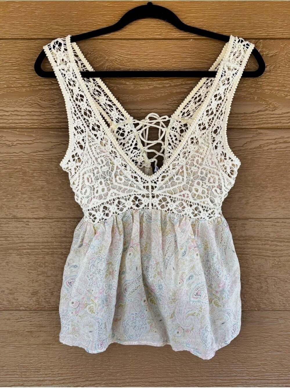 Zara Cream Crochet Top with Pastel Pink and Green Accents -Sz M